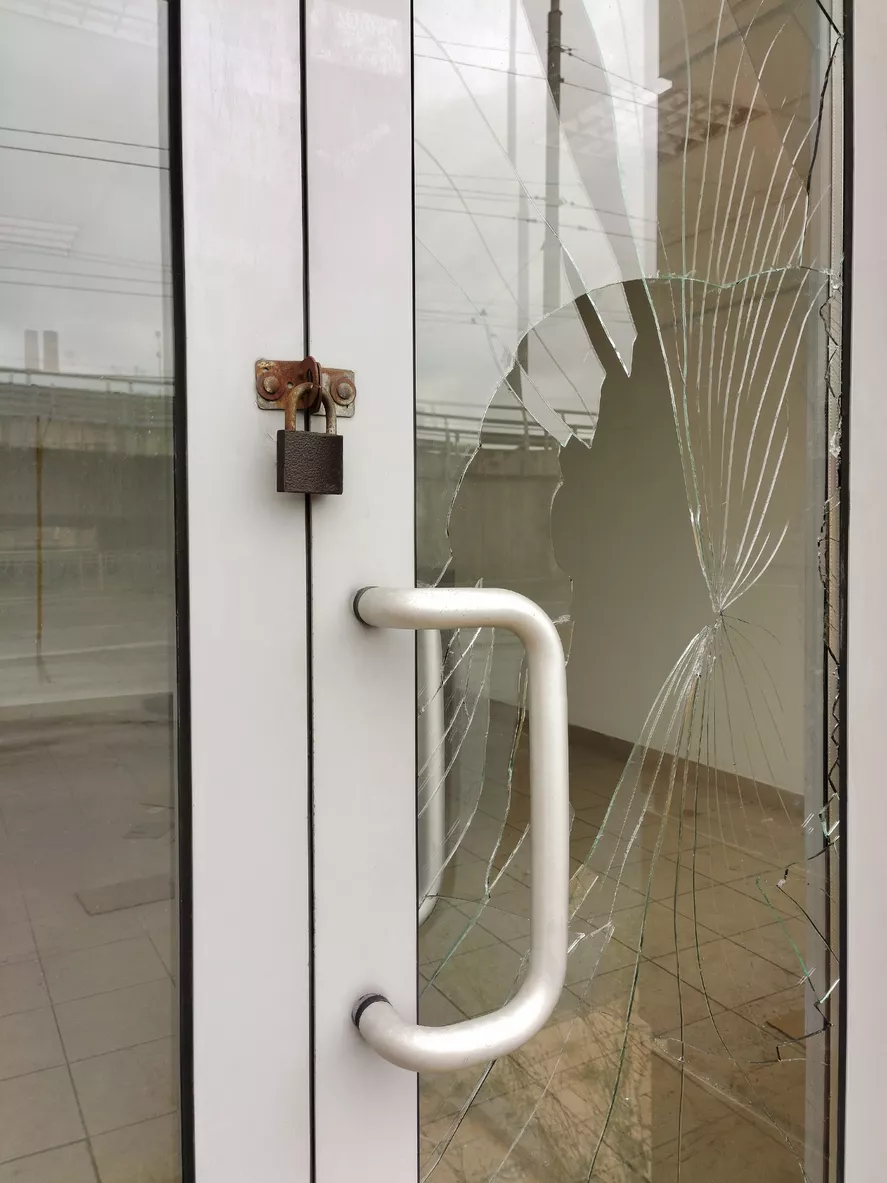 Glaseinsatz Tür kaputt