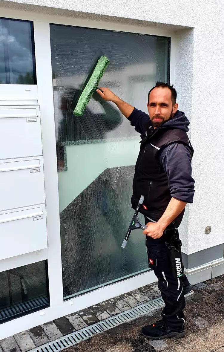 Die gründliche und professionelle Reinigung von Fensterflächen 