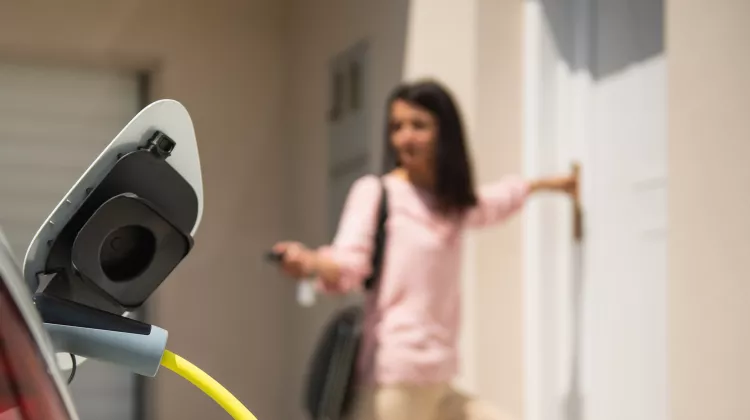 Was Sie bei der Installation einer Ladestation fürs E-Auto wissen sollten