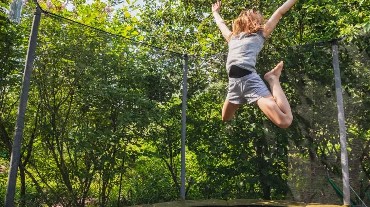 Trampolin: Hüpf-Spaß im Garten ohne Risiko