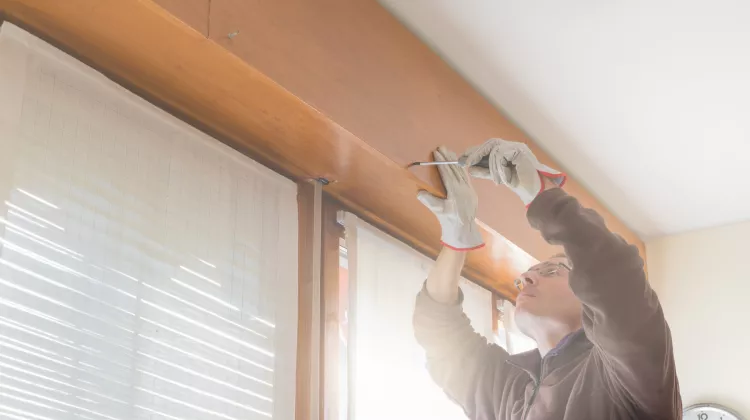 Rollladen kaputt: So reparieren Sie ihn ganz einfach selbst