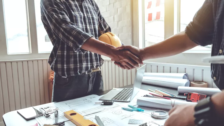 Bauvertrag: Die Varianten und Details, die Sie wissen sollten