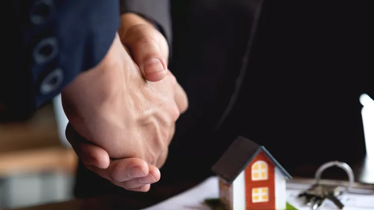 Immobilienverkauf: Der optimale Maklervertrag