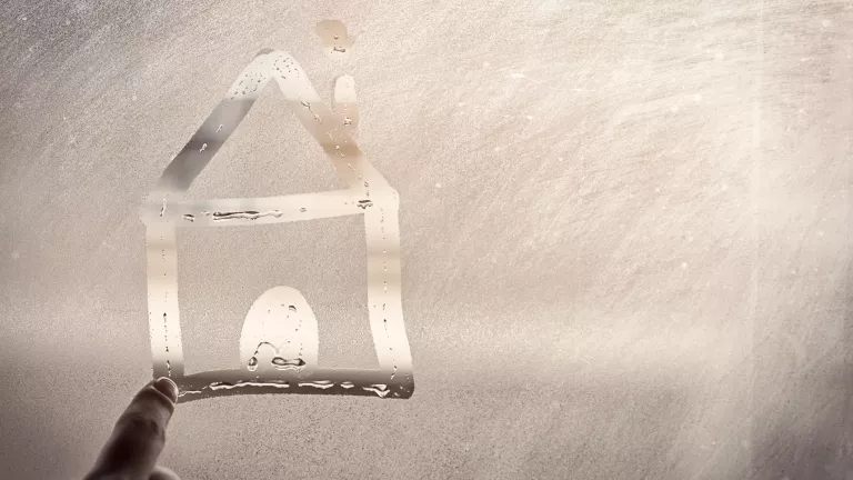 Dampfsperre oder Dampfbremse - Welcher Baustoff bietet höheren Schutz?