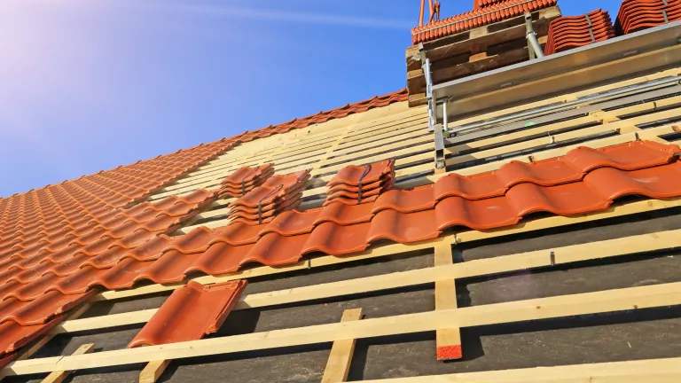 Dachsanierung – Notwendigkeit und Kosten  