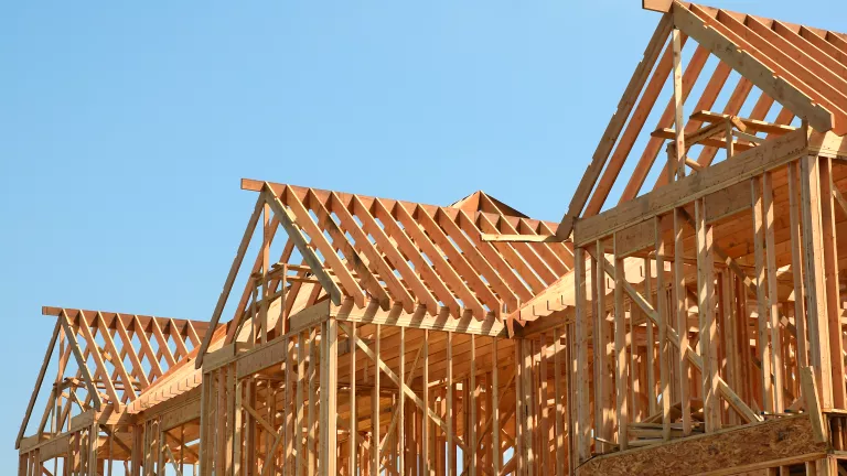 Holzständerbauweise – So entsteht ein Fertighaus in Ständerbauweise