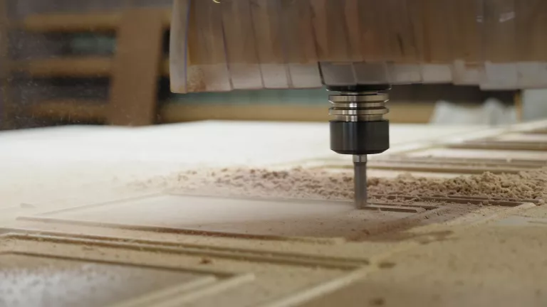 3D Gestaltung von Holz: Lasern oder Fräsen? Und was ist zu beachten?