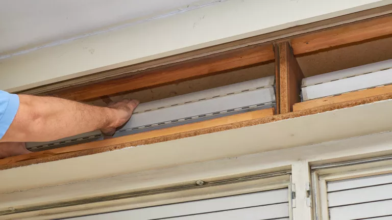 Was tun wenn der Rolladen klemmt? - Eine DIY-Anleitung