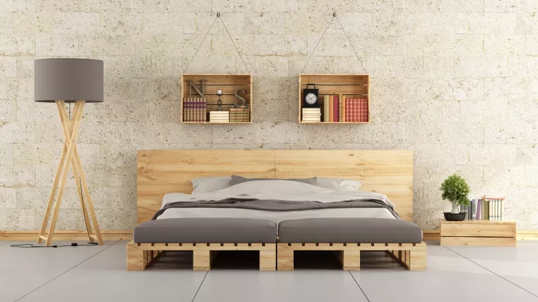 Ein Bett aus Europaletten – so gelingt es!