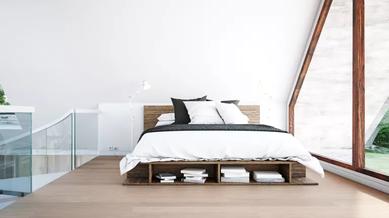 Tipps, um ein Bett unter der Dachschräge umzusetzen