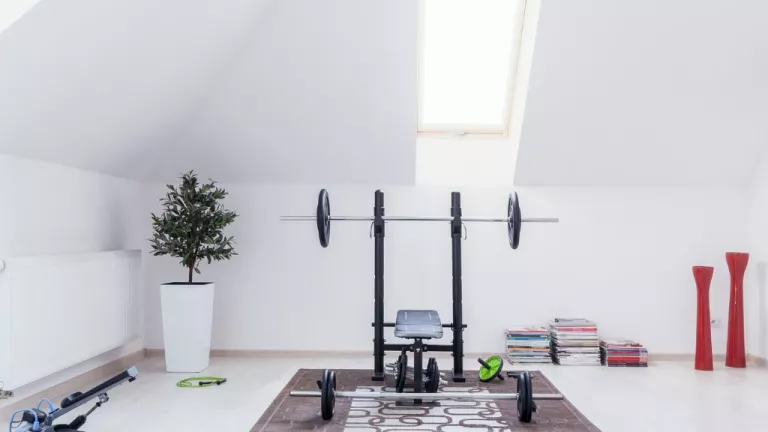 Fitnessraum zuhause einrichten: Was gilt es zu beachten?
