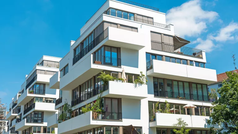 Den richtigen Mietpreis finden – Mietspiegel, Sachverständigengutachten oder Vergleichswohnungen