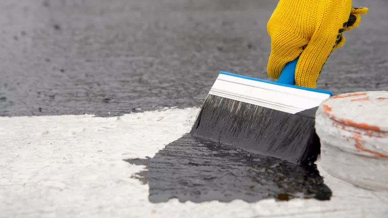 Bitumen: Gebäudeabdichtung zum Selbermachen