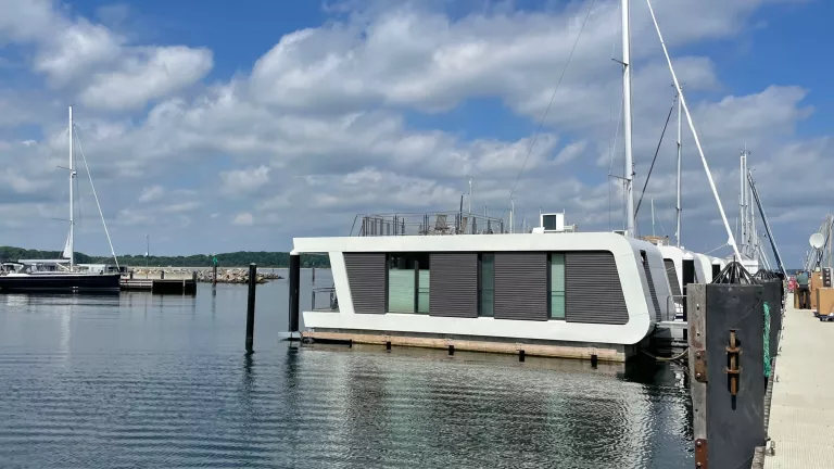 Wohnen auf dem Hausboot: Eine Alternative zum Einfamilienhaus?