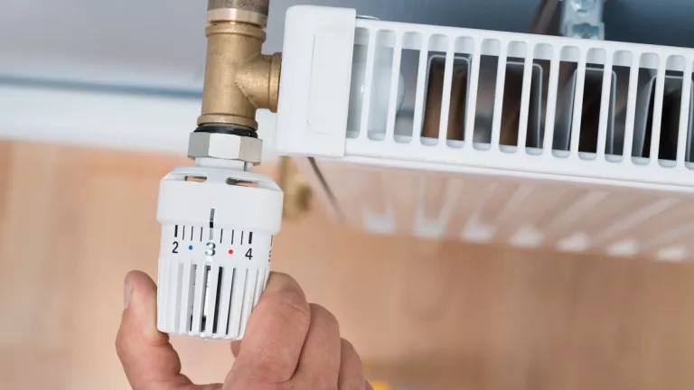 Heizung checken lassen ist Pflicht: Das sollten Sie dabei beachten 