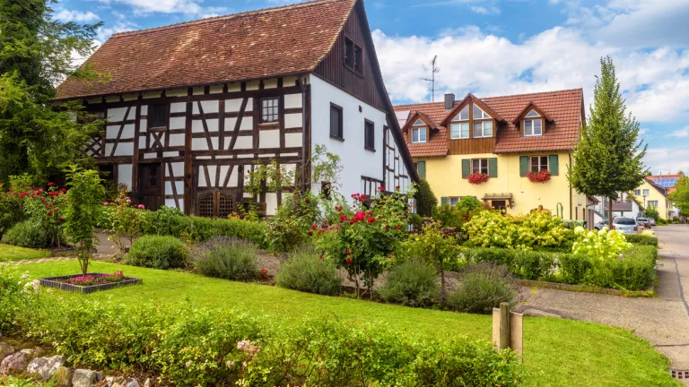 Fachwerkhaus bauen: Auf diese Dinge sollten Bauherren achten