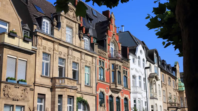 Mehrfamilienhaus verkaufen: Die wichtigsten Infos für einen erfolgreichen Verkauf