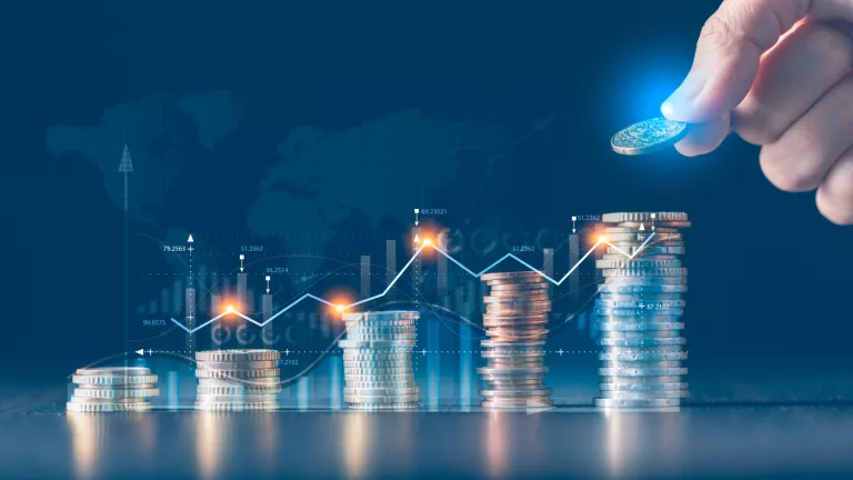 Immobilien vermieten oder doch lieber Aktien? - Ein umfassender Vergleich der besten Geldanlagen